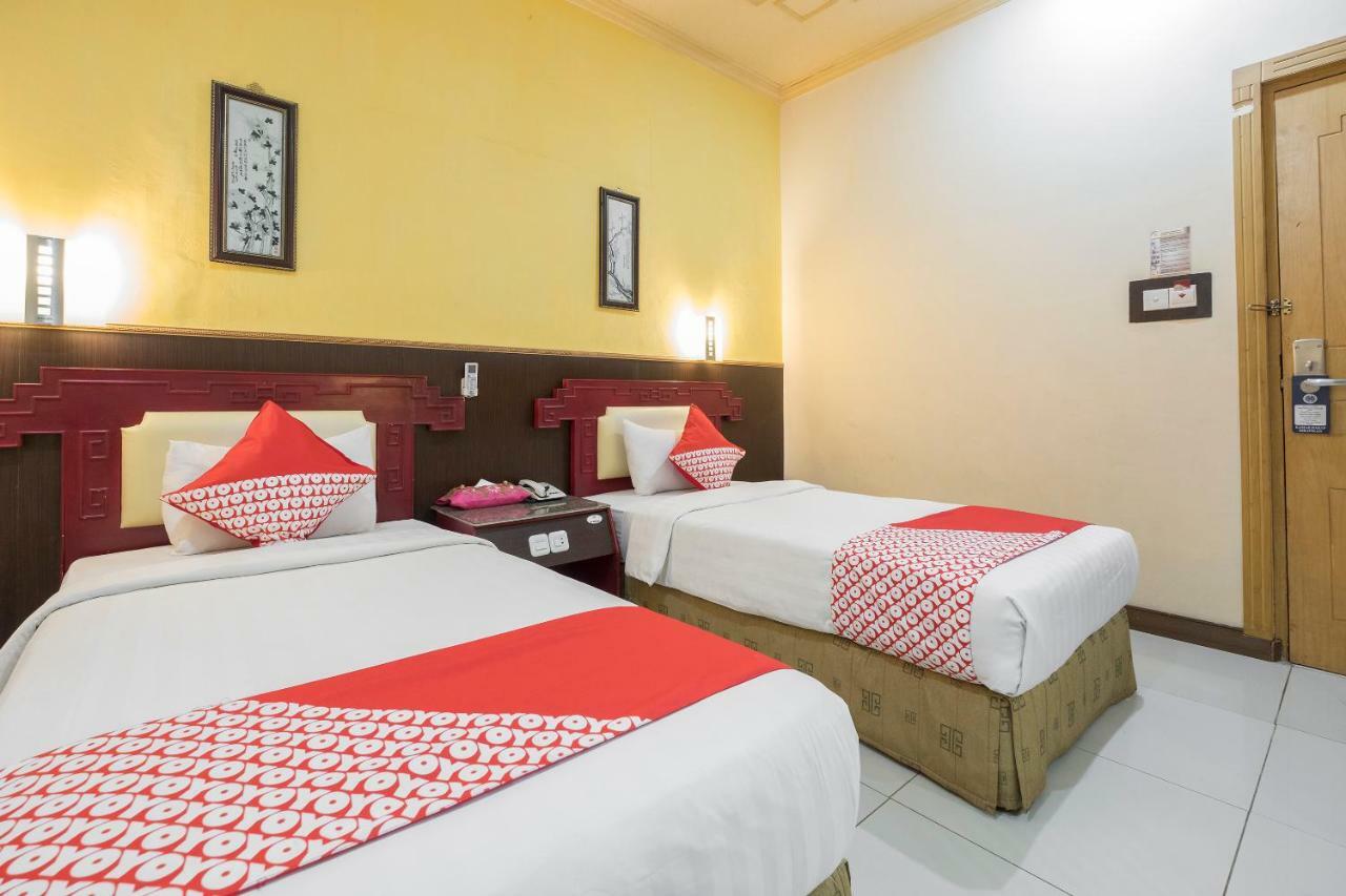 Oyo 821 Hotel Dinasti Макасар Экстерьер фото